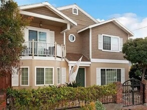 Building Photo - 3175 Howard Ave