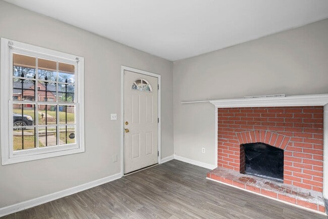 Building Photo - Upstairs Duplex Unit with 3 bedrooms and 2 baths.  Westside Atlanta, 30314