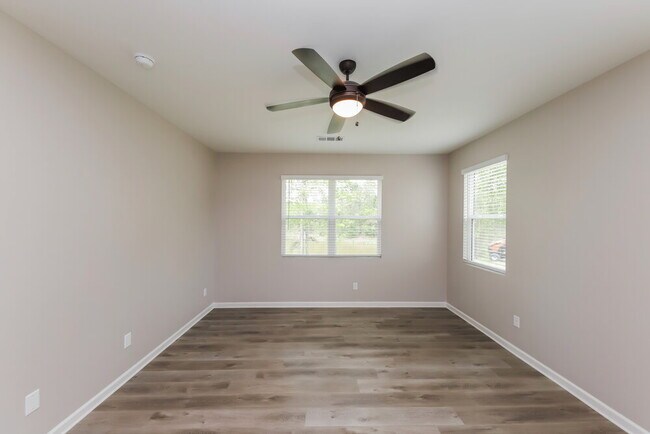 Building Photo - 384 Huntleigh Shores Ln