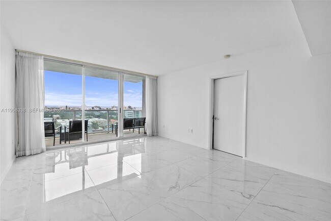 Building Photo - 650 West Ave