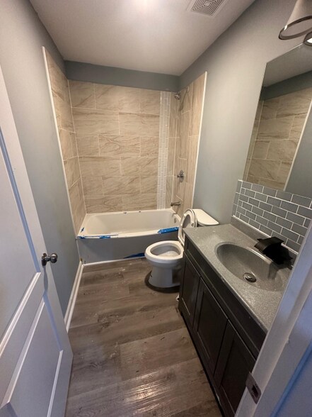 Building Photo - 288 Lawndale Dr