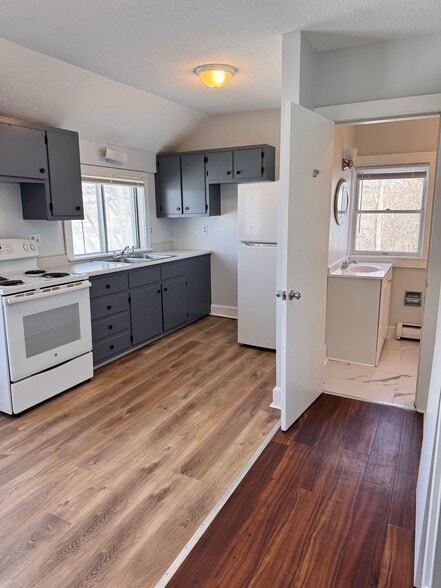 Building Photo - 317 S Main St