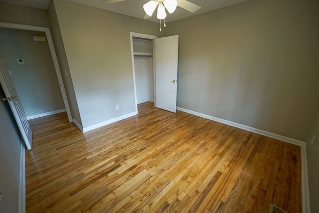 Building Photo - Sublease: Available 7/22/25 Beautiful 4/2 ...