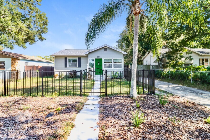 Building Photo - 3301 Yale St N