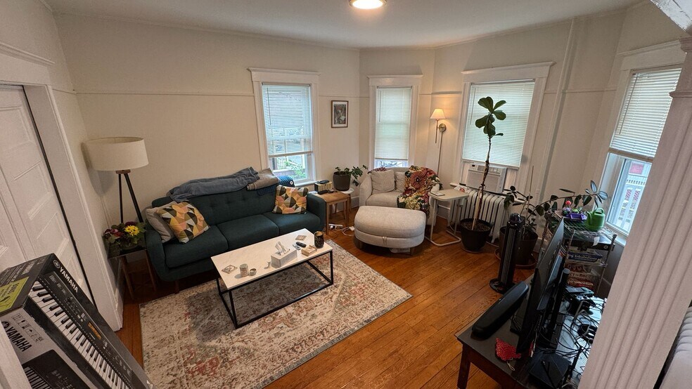 Building Photo - 66 Hall Ave