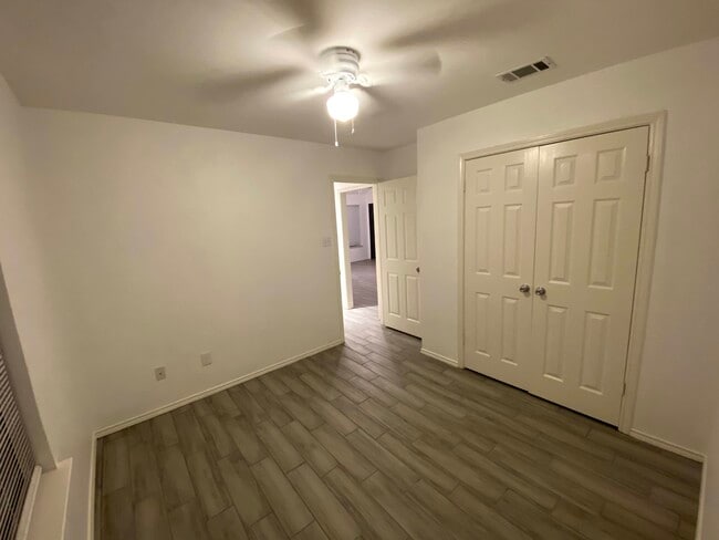 Building Photo - 5009 Chad Dr
