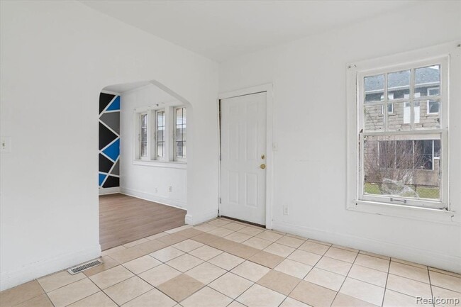 Building Photo - 5421 Toledo St