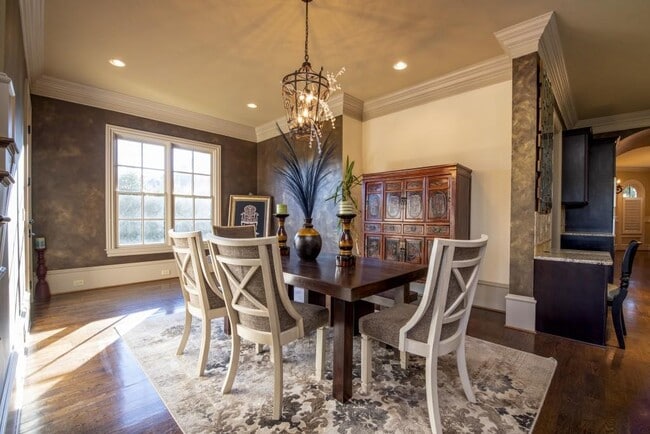 Building Photo - 2170 Heathermoor Hill Dr NE