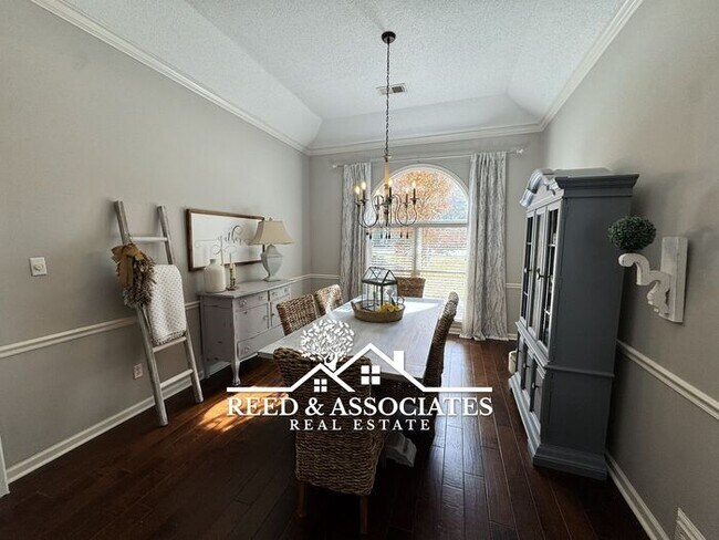 Building Photo - 4 bedrooms plus pool in Collierville!