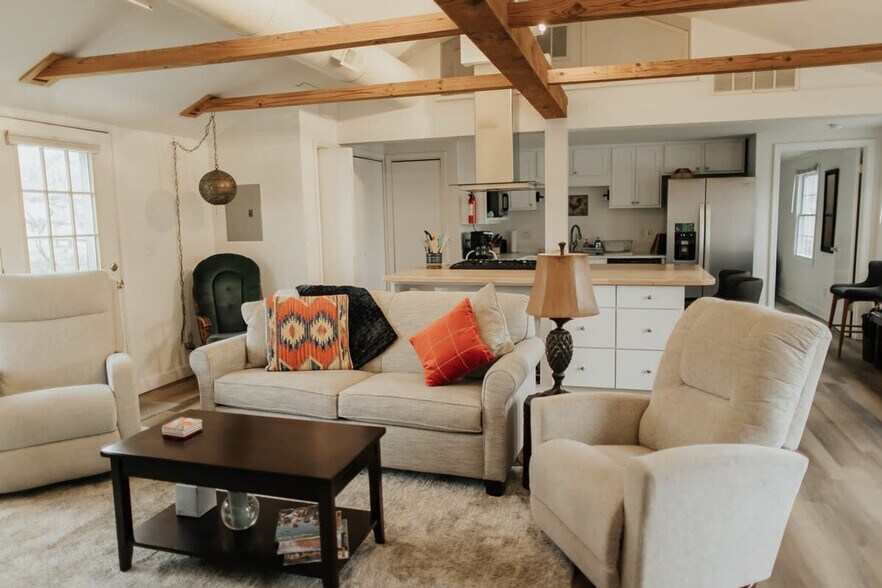 Building Photo - 1109 S Fess Ave