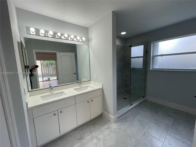 Building Photo - 9929 NW 29th Terrace