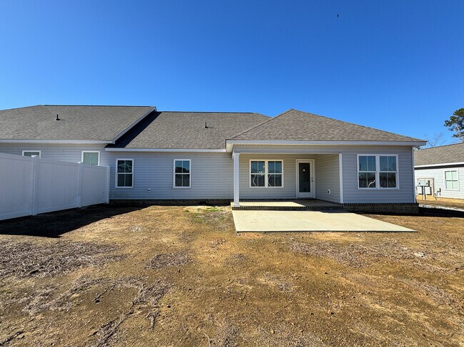 Building Photo - 204A Freightliner Way