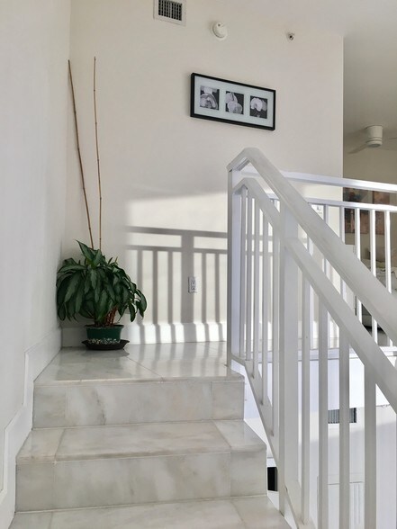 Building Photo - 1650 Brickell Ave