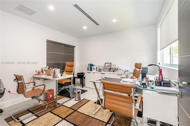 Building Photo - 11531 SW 93rd St