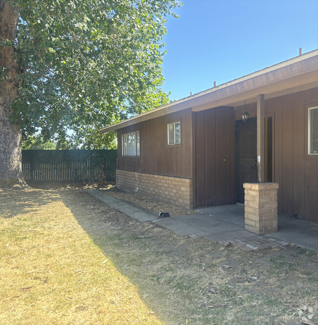 Building Photo - 31397 Rd 204
