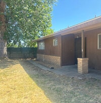 Building Photo - 31397 Rd 204