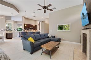 Building Photo - 1884 Classic Dr