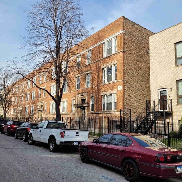 Primary Photo - 4541 S Calumet Ave