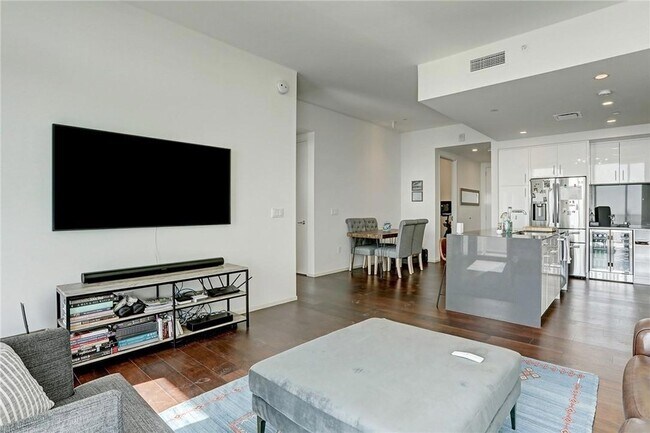 Building Photo - 301 West Ave