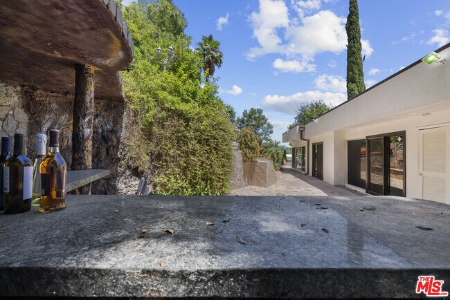 Building Photo - 3453 Green Vista Dr