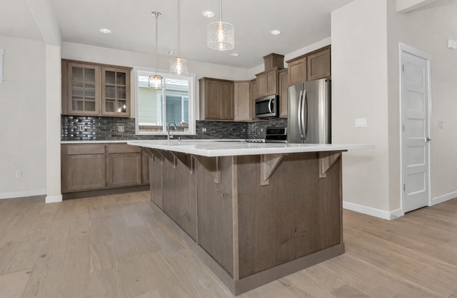 Building Photo - 641 Maggee St SE