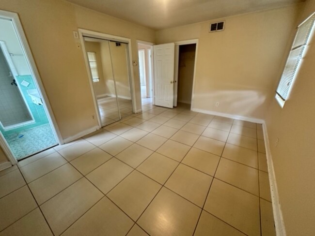 Building Photo - Move Fast on This Extra-Spacious 3-Bedroom...