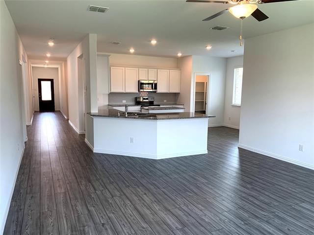 Building Photo - 513 Peel St