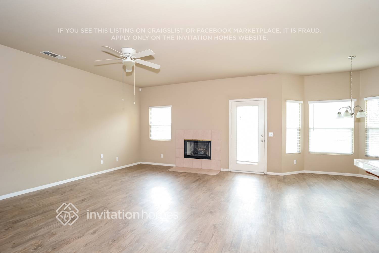 Building Photo - 4208 Sungate Dr