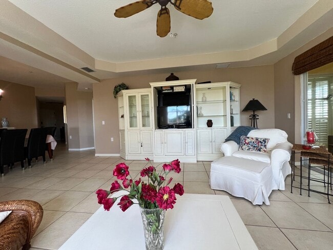 Building Photo - Furnished/Short Term Rental ** Available 9...