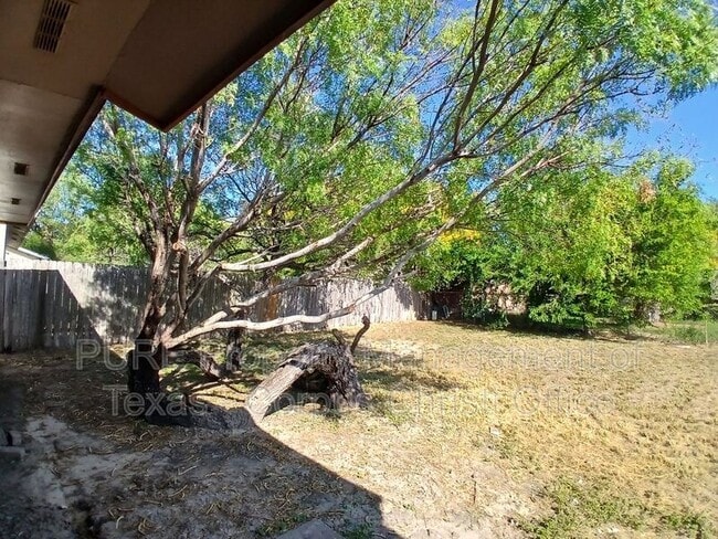 Building Photo - 2006 Melisa Ln