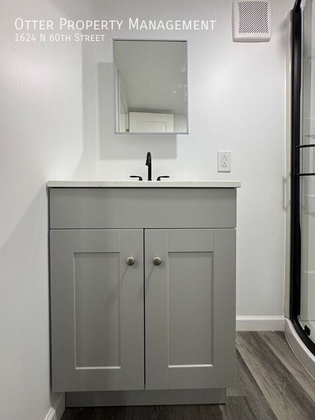 Building Photo - 1624 N 60th St