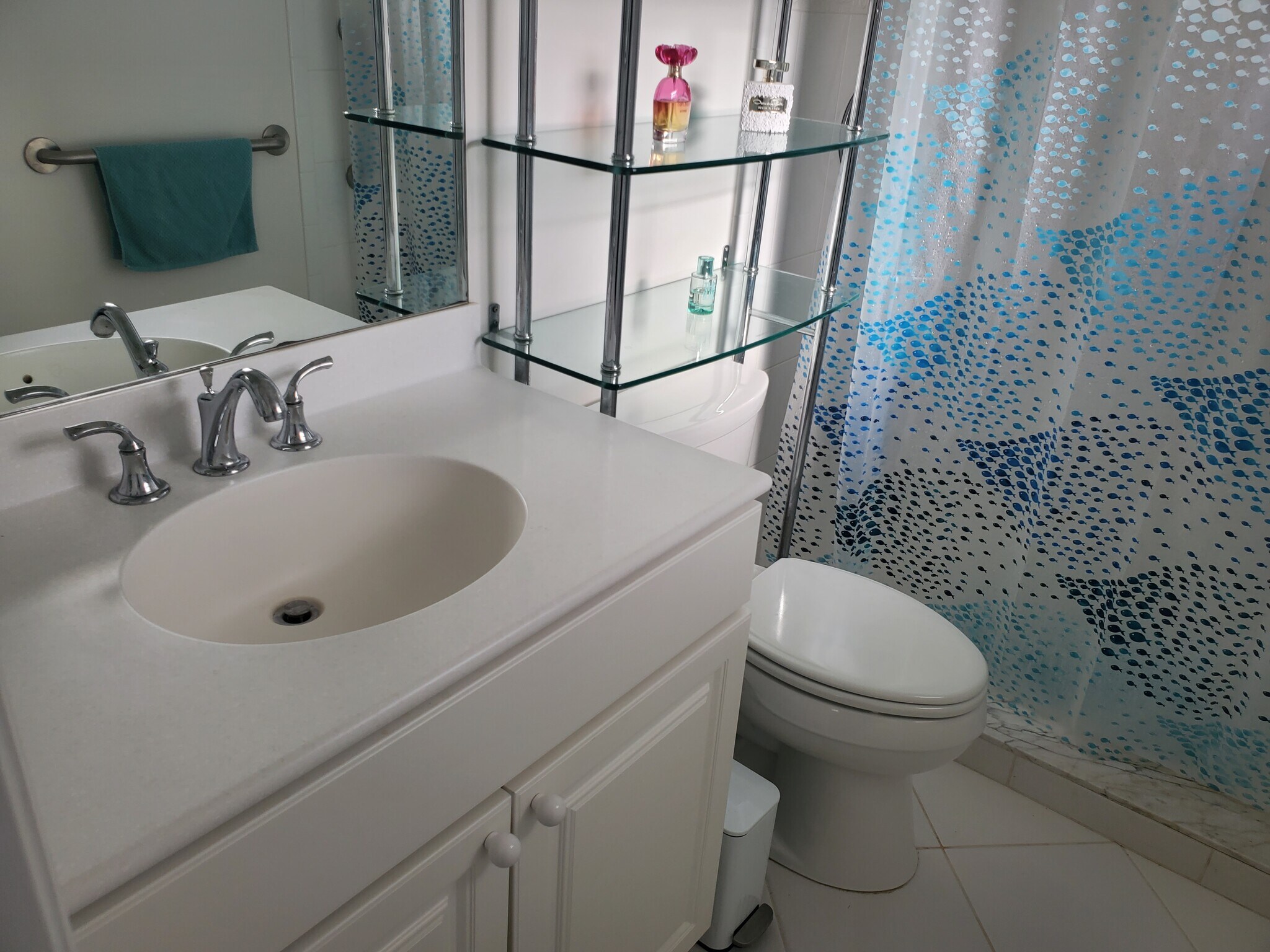 Building Photo - 590 NE Lima Vias