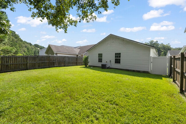 Building Photo - 16 Ristona Dr