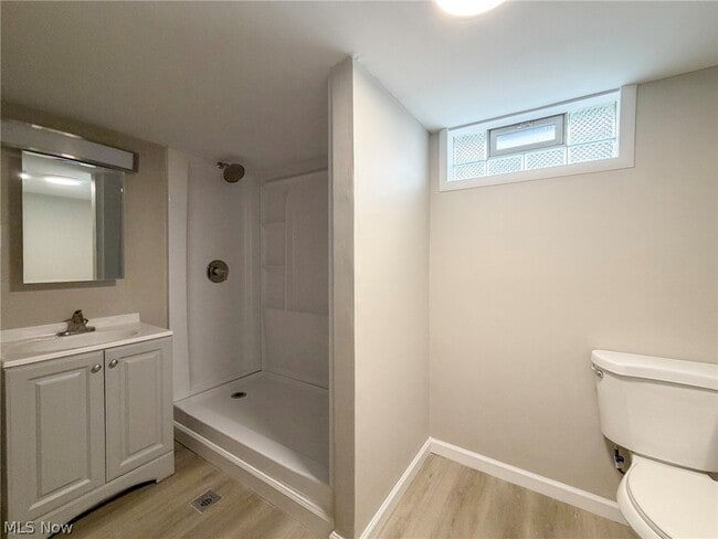 Building Photo - 642 Broadway