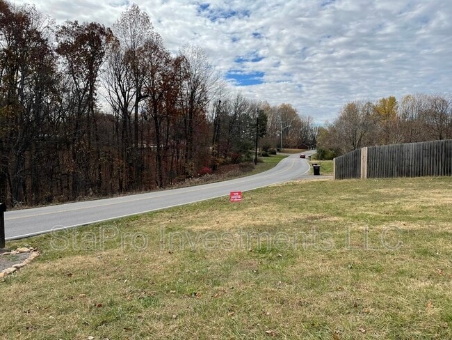 Building Photo - 65 McMurtry Rd