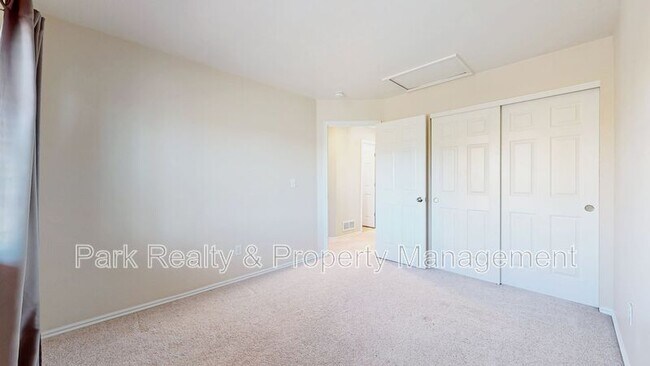 Building Photo - 8596 Bluegrass Cir