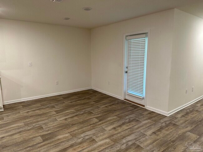 Building Photo - 5911 Laurel Oak Dr