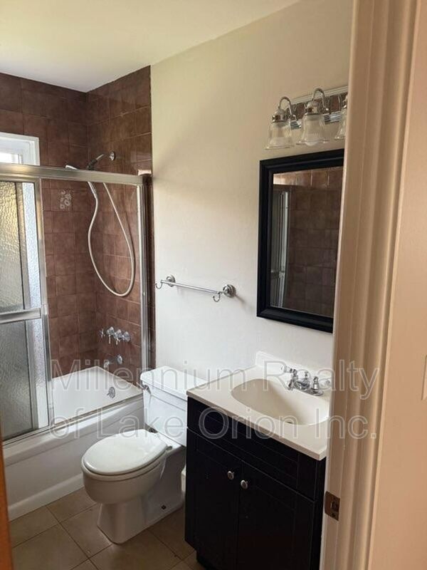 Building Photo - 2503 W 13 Mile Rd