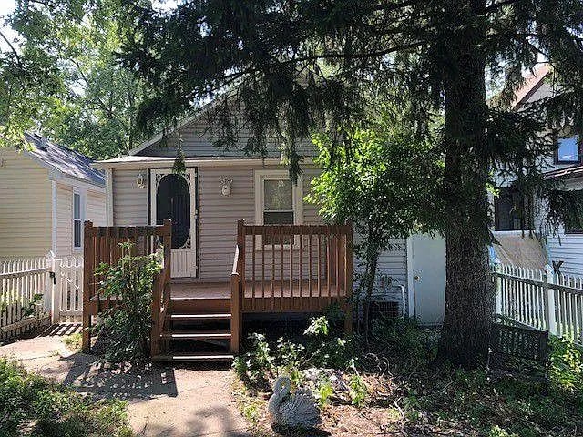 Building Photo - 725 Warner Ave