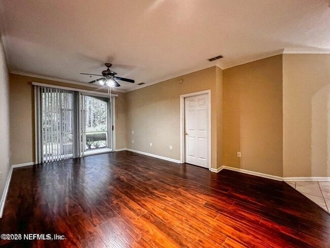 Building Photo - 10550 Baymeadows Rd