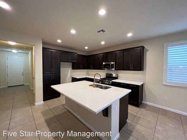 Building Photo - 4 br, 2 bath House - 1484 Rock Springs Ave