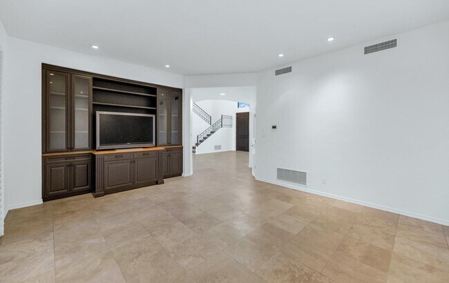 Building Photo - 7878 E Gainey Ranch Rd