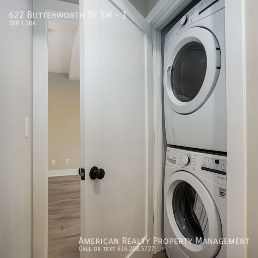 Building Photo - 622 Butterworth St SW