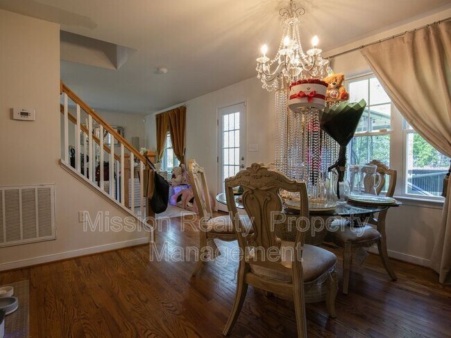 Building Photo - 11412 Parrish Creek Ln