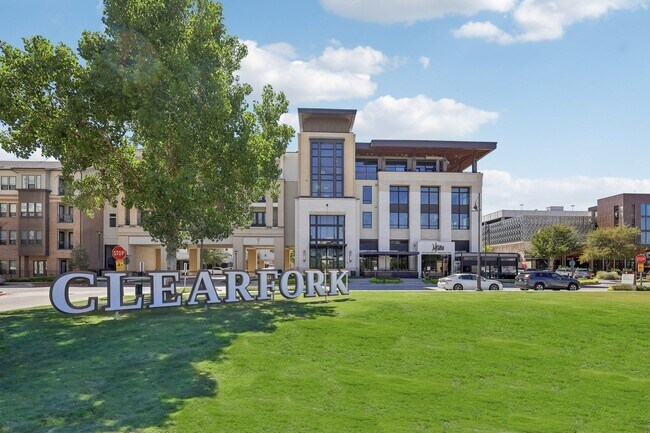 Building Photo - The Kelton at Clearfork
