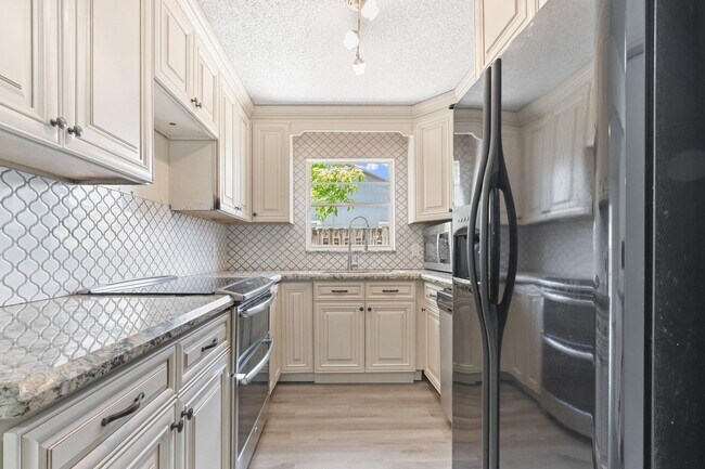 Building Photo - 23089 SW 55th Ave