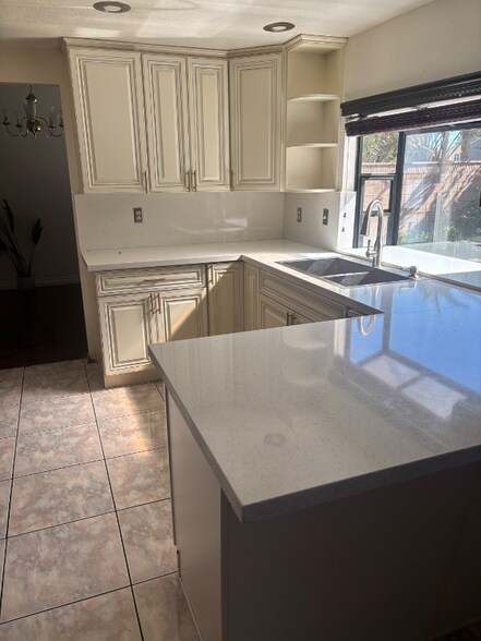 Building Photo - 17213 Mariana St