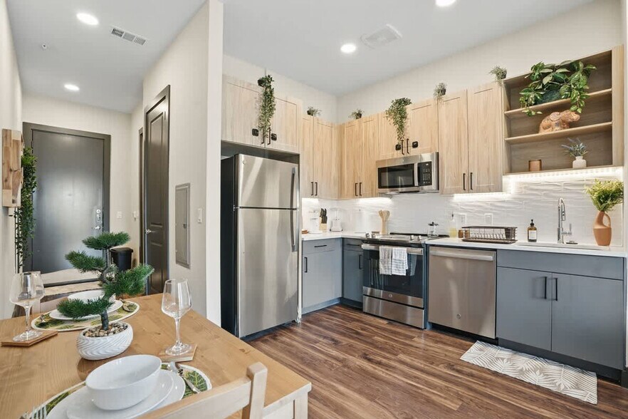 Building Photo - 9127 Research Blvd