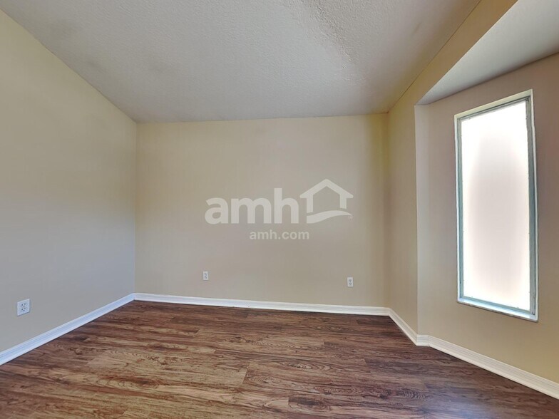 Building Photo - 18131 Birdwater Dr