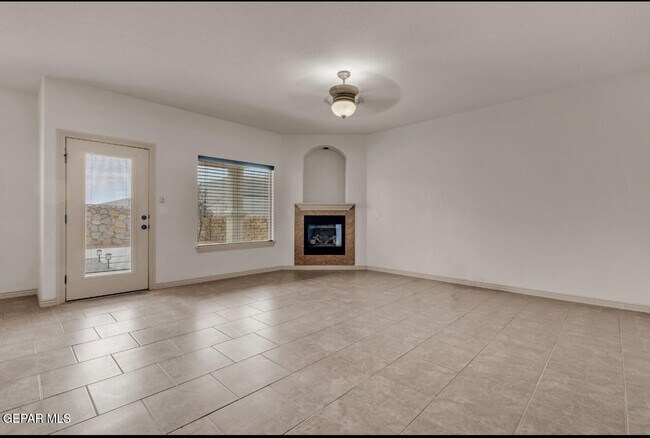 Building Photo - 11714 Dos Palmas Dr